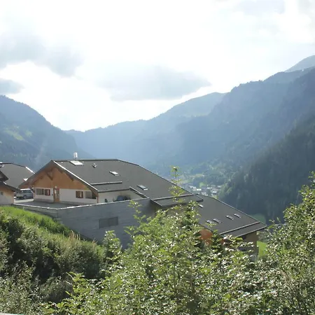 Holiday T Laer Châtel